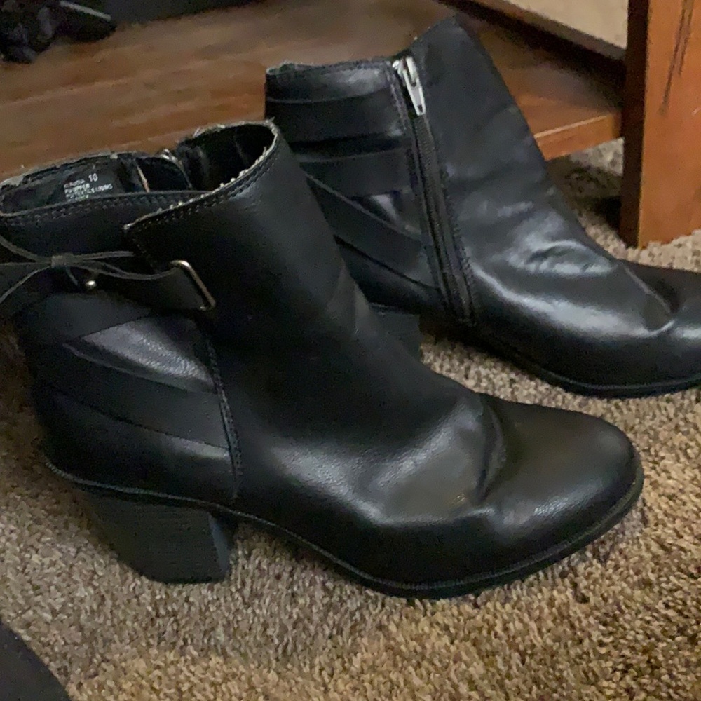 Madden Girl Size 10 Boots